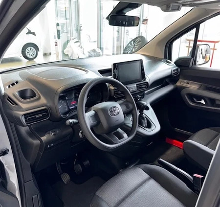 Toyota Proace City Verso cena 129900 przebieg: 5, rok produkcji 2024 z Szlichtyngowa małe 79